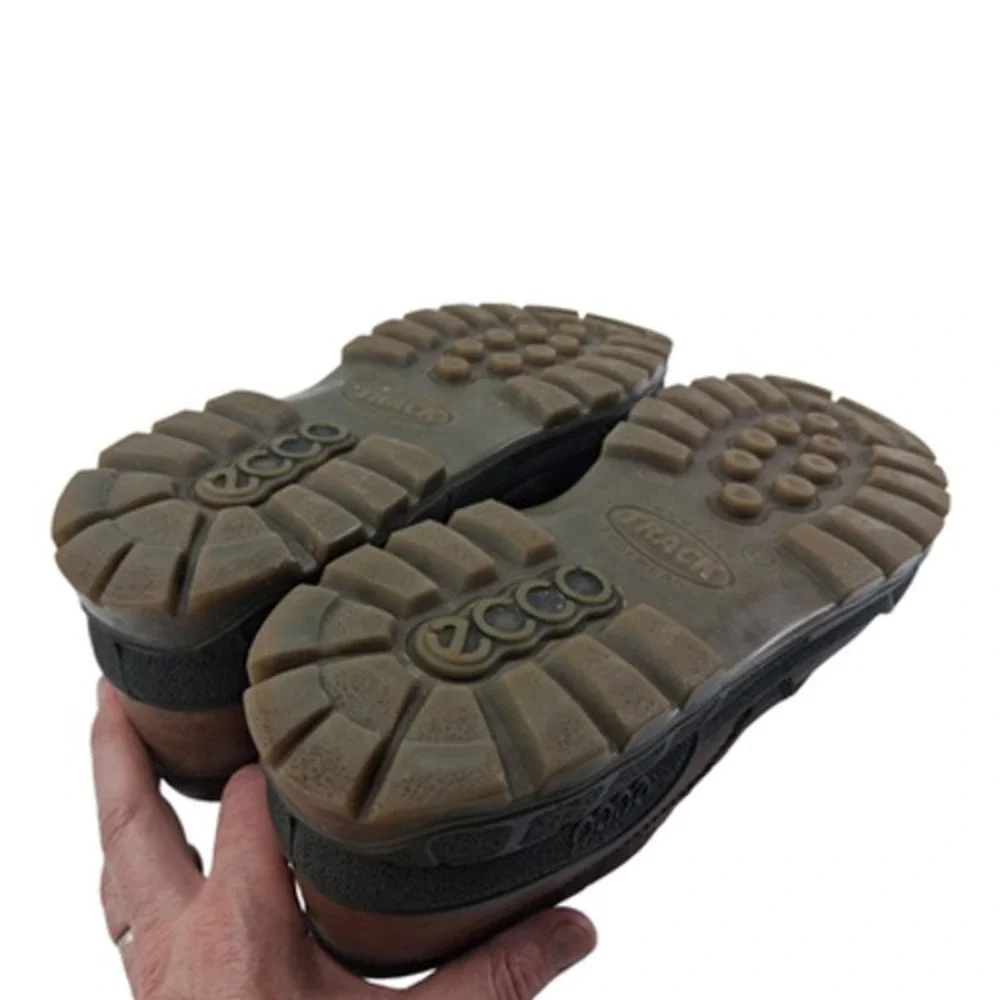 Ecco track shoes